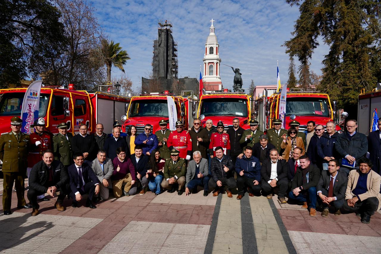 Gobierno Regional entrega  moderno carro multipropósito 4×4 a bomberos de Llallauquen